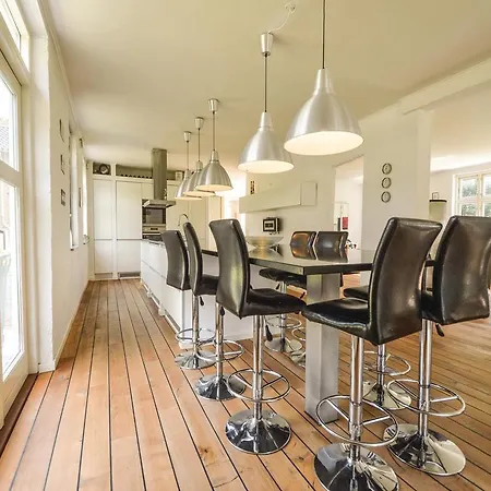 Stilbjerg Gl. Skole Holiday home Give